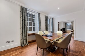 Premium Apartment | In-room dining - Montagu Square Apartments (London)