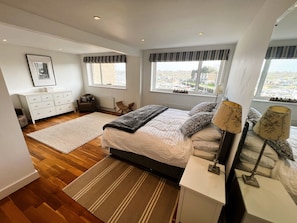 4 bedrooms, iron/ironing board, travel crib, free WiFi