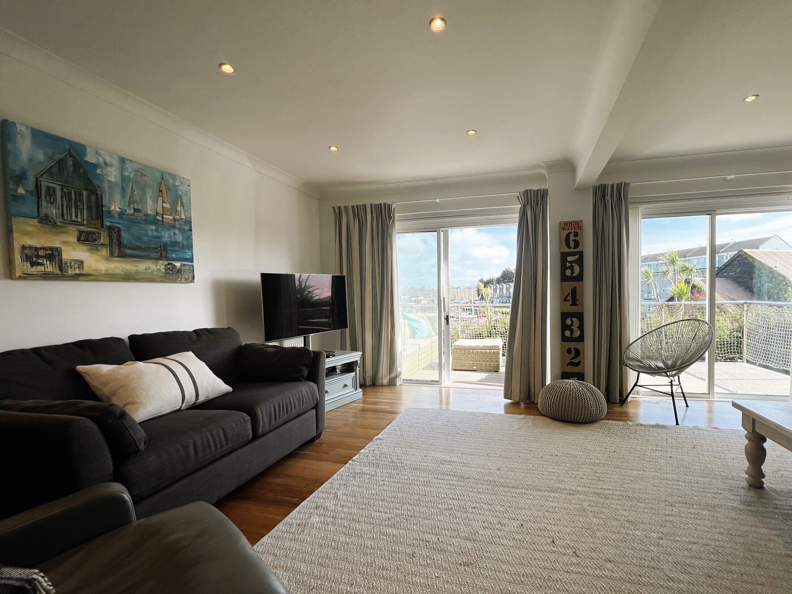 Televisión y reproductor de DVD 