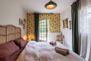 5 chambres, bureau, Wi-Fi, draps fournis