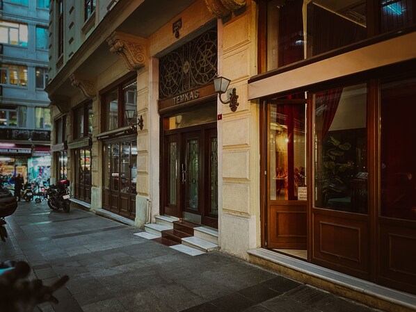 Entrée de l’hébergement