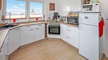 Kühlschrank, Ofen, Herdplatte, Geschirrspüler