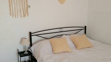 2 chambres, fer et planche Ă repasser, Wi-Fi gratuit, draps fournis