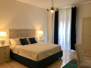2 chambres, fer et planche à repasser, Wi-Fi, draps fournis