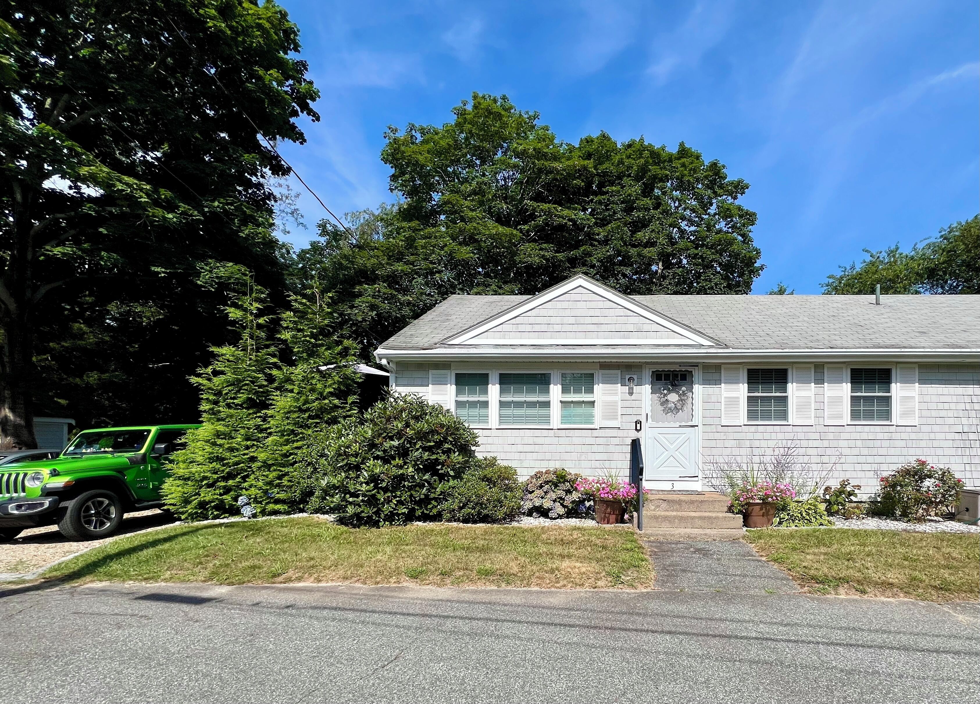 Northside Dennis Condo, .5 mile to beach!
