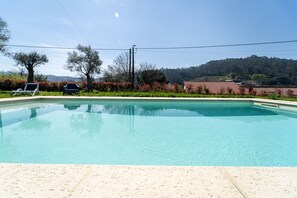 Unclassified image, 2 of 58, button