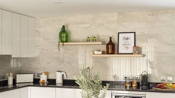 Fridge, microwave, oven, dishwasher
