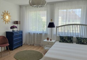 2 bedrooms, iron/ironing board, free WiFi, bed sheets