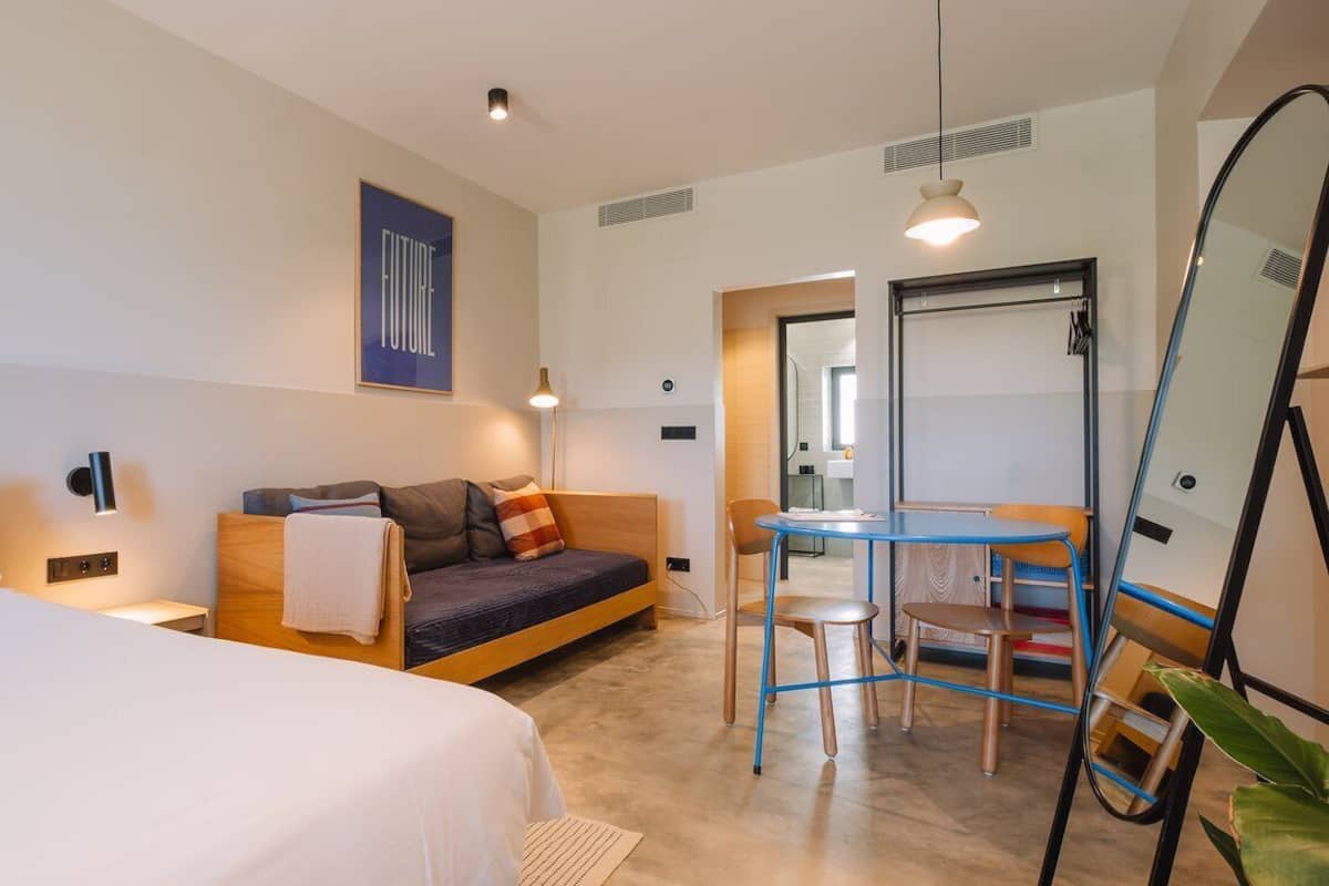 Roba de llit d'alta qualitat, cobrellits i caixa forta a l'habitació