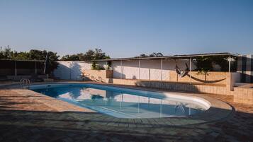 2 piscinas al aire libre