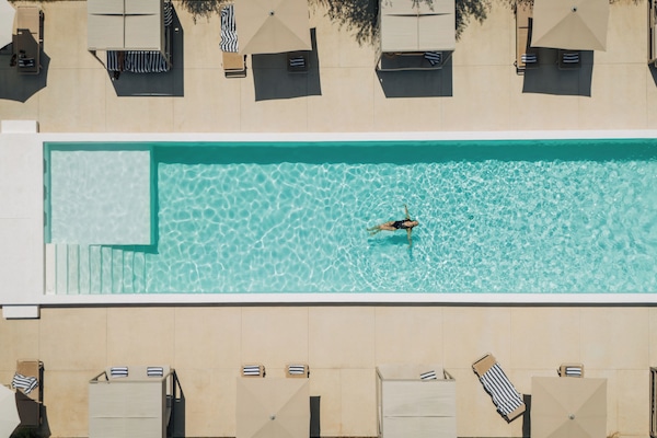 2 piscinas al aire libre