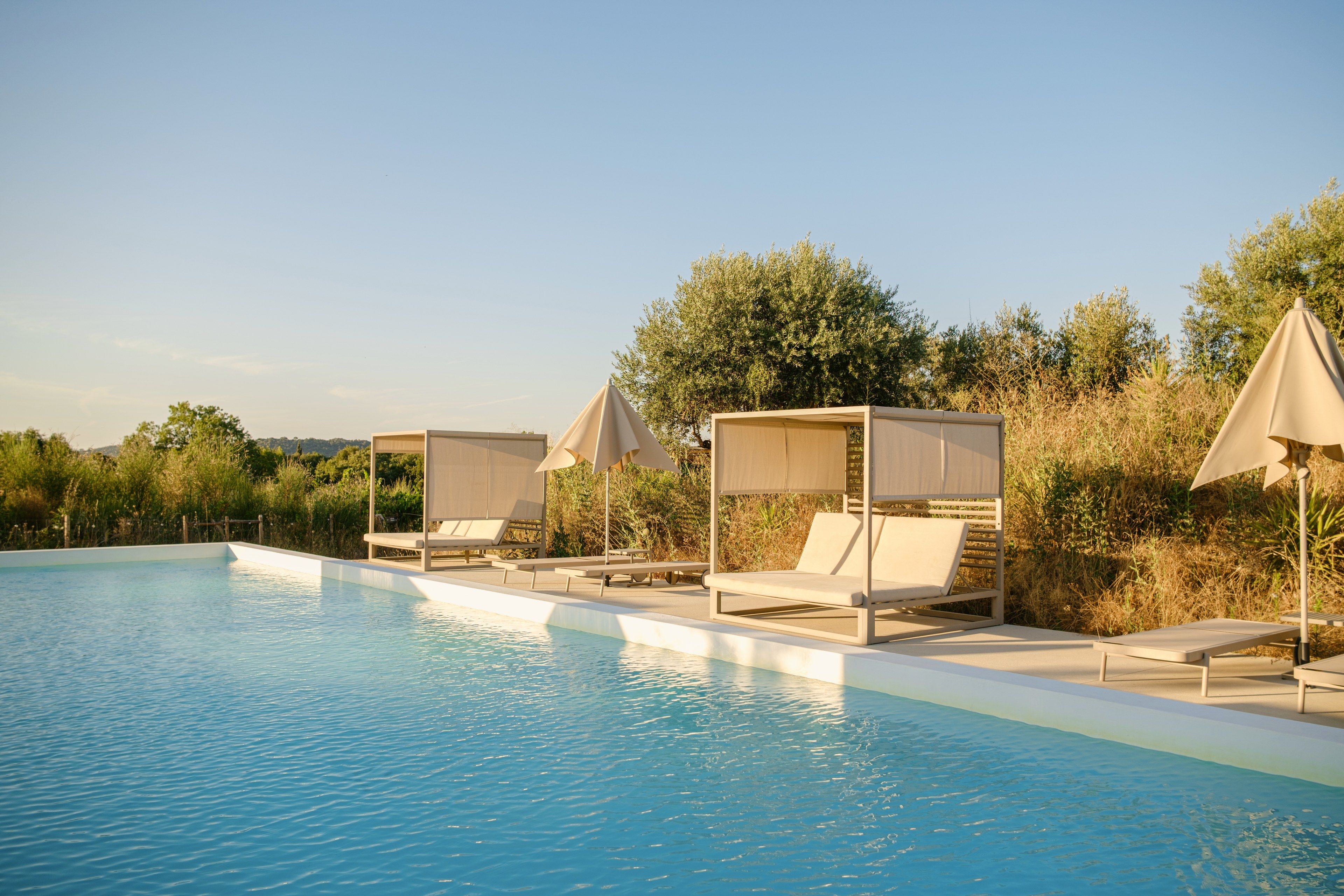 2 outdoor pools