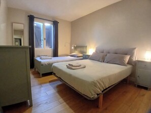 4 bedrooms, iron/ironing board, travel cot, WiFi