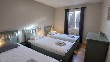 4 chambres, fer et planche Ă repasser, lit parapluie, Wi-Fi