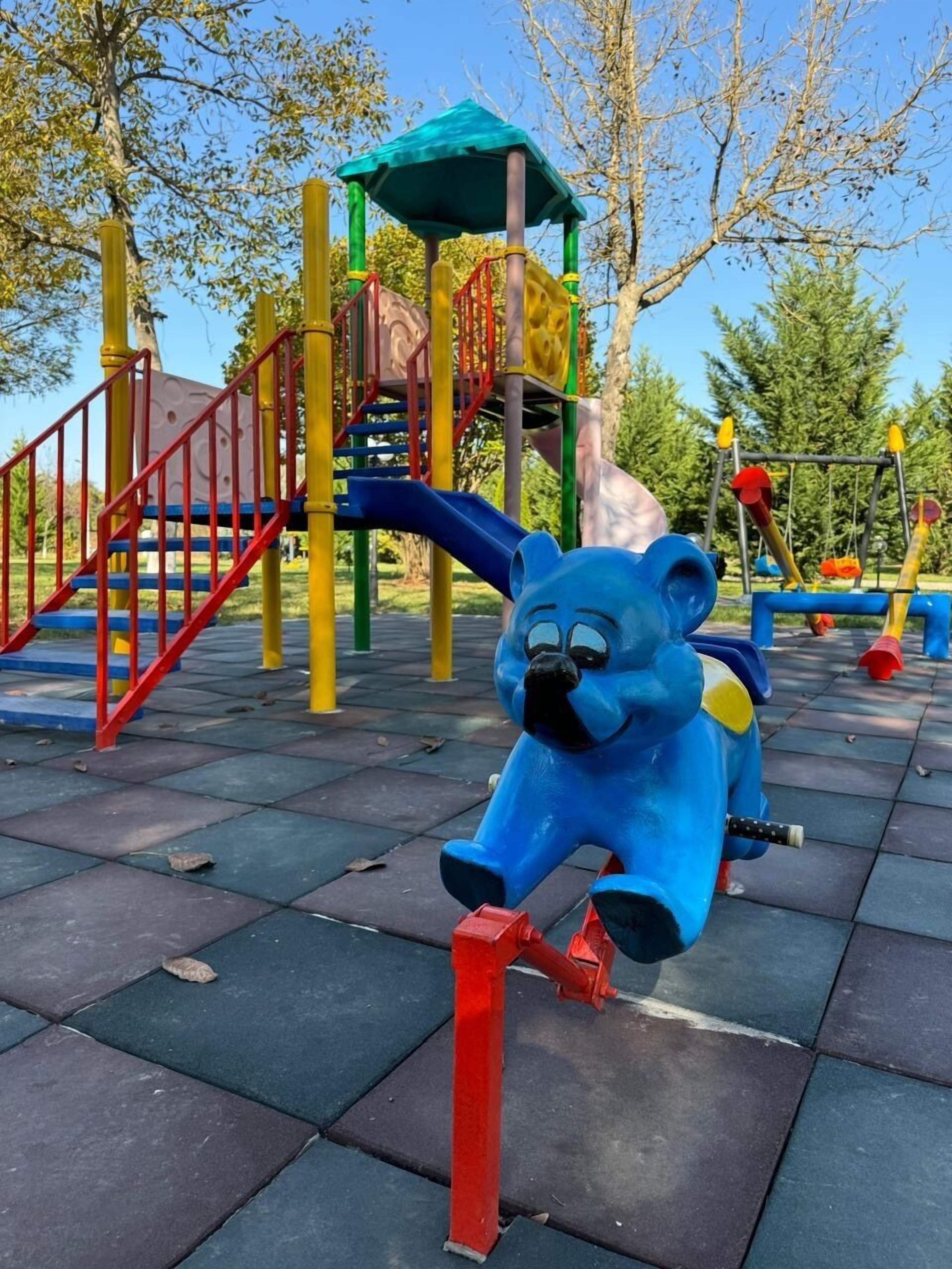 Children’s play area – outdoor