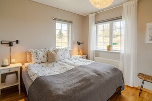 5 dormitorios, tabla de planchar con plancha, wifi y ropa de cama