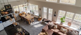 Melahof - Cozy and modern country Lodge with an amazing view, great location!