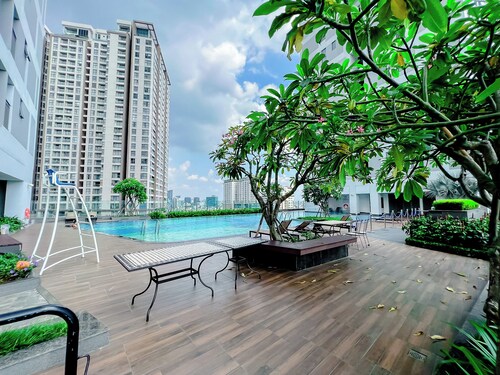 Hapi Rivergate Apartment