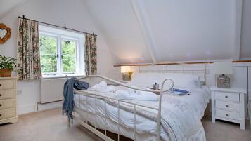 3 bedrooms, iron/ironing board, travel crib, WiFi