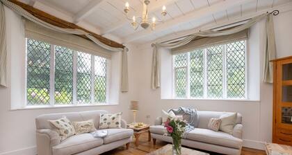 Place Lodge - a cottage that sleeps 5 guests in 3 bedrooms