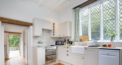 Place Lodge - a cottage that sleeps 5 guests in 3 bedrooms