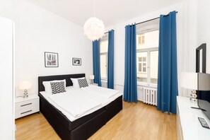 4 habitaciones, tabla de planchar con plancha, wifi y ropa de cama