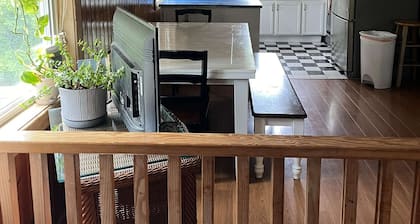 Beach Cottage, close to beach and 
Shopping