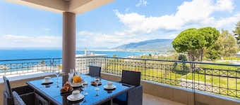 Verga Beachside Getaway with Panoramic Seaviews