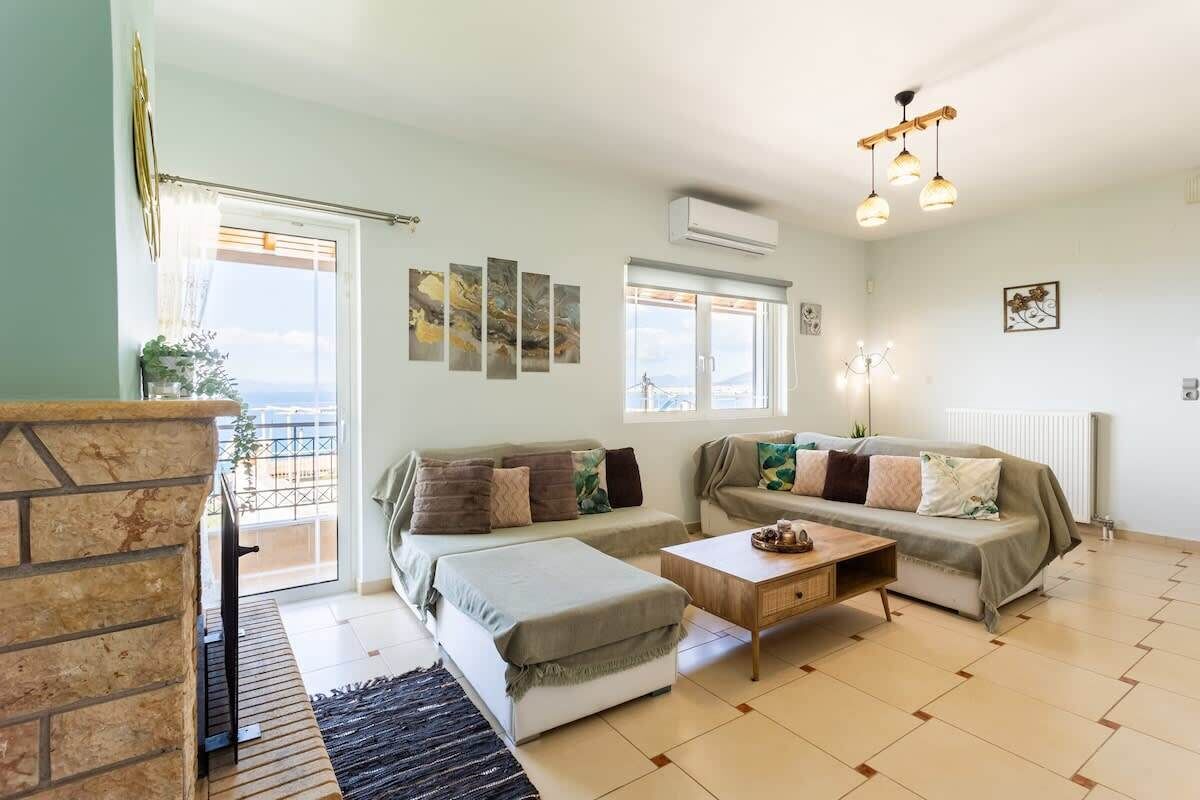 Televisio, takka, työhuone