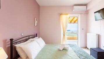 3 Schlafzimmer, Schreibtisch, Bügeleisen/Bügelbrett, Reisekinderbett