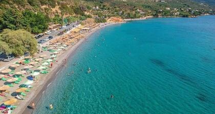 Verga Beachside Getaway with Panoramic Seaviews