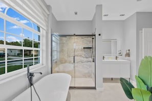 Hair dryer, towels, shampoo, toilet paper - 5390 Vacation Sunset House Private Pool Grill (Kissimmee)