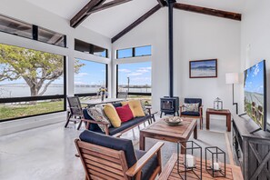 House, 2 Bedrooms | Living area - The Cape House 6031rpf 2 Bedroom Home by RedAwning (Rockport)