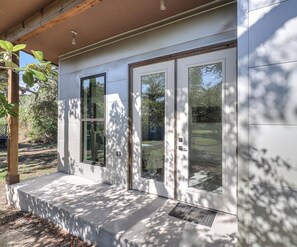 Property grounds - The Cape House 6031rpf 2 Bedroom Home by RedAwning (Rockport)