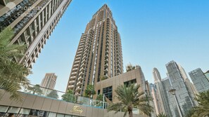 Exterior - Comfortable 1 BR Apartment in Marina Tower, Dubai Marina by Deluxe Holiday Homes (Dubai)