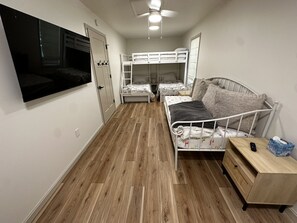 3 Schlafzimmer, Bügeleisen/Bügelbrett, WLAN, Bettwäsche