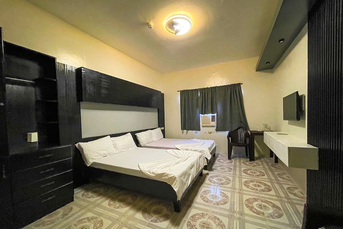 Deluxe Room | 1 bedroom, desk, free WiFi, bed sheets