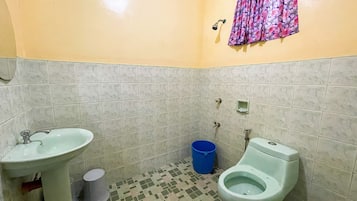 Quadruple Room | Bathroom