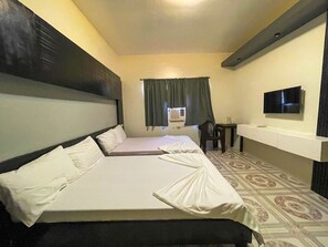 Deluxe Room | Desk, free WiFi, bed sheets