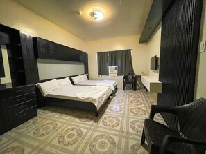 Deluxe Room | Desk, free WiFi, bed sheets
