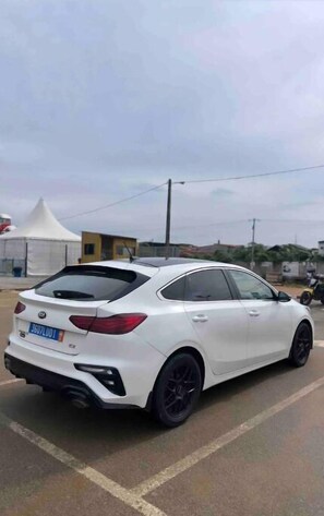 Property grounds - La Premier League 2 au Nouveau CHU (Abidjan)