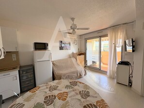 Free WiFi - T2, 2ème sans ascenseur, garage, crique de Lanau (Sète)