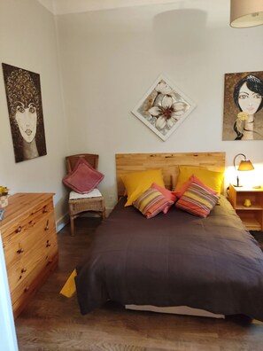 1 makuuhuone, työpöytä, silitysrauta/-lauta, ilmainen Wi-Fi