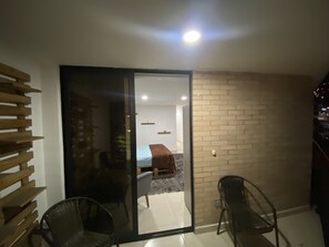 1 habitación, tabla de planchar con plancha, wifi y ropa de cama 