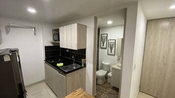 Refrigerador, microondas, horno, licuadora