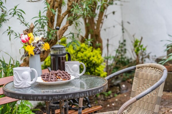 Outdoor dining - 1 Bed in Appledore (oc-s29081) (Appledore)