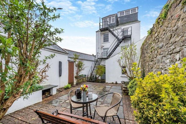 Outdoor dining - 1 Bed in Appledore (oc-s29081) (Appledore)