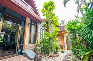Front of property - 4BDR Private pool Bali style villa Siya (Pattaya)