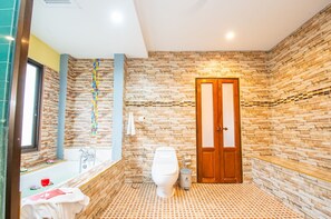 시그니처 빌라 | 욕실 | 무료 세면용품, 헤어드라이어