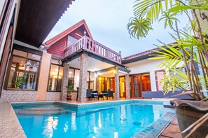 Outdoor pool - 4BDR Private pool Bali style villa Siya (Pattaya)